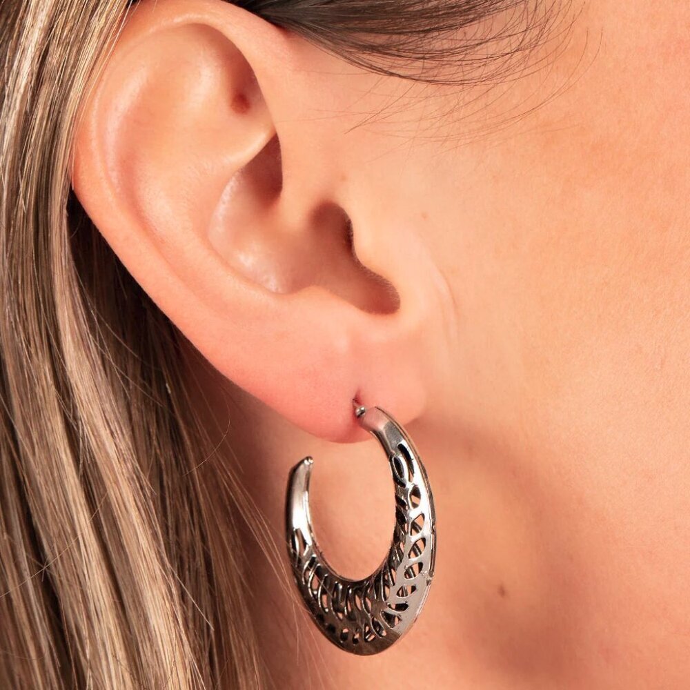 Paparazzi Jewelry Accessories -Wanderlust Wilderness - Silver Earrings - Vintage